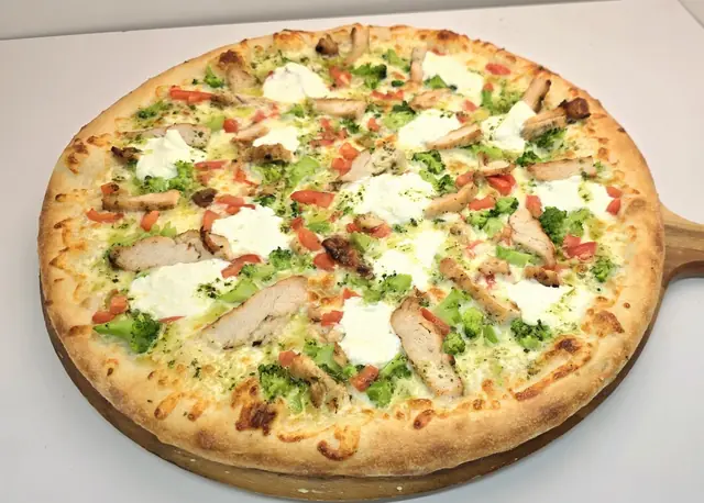 Chicken bianca pizza with broccoli and ricotta